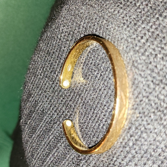 AVON Bangle Bracelet - Picture 2 of 4